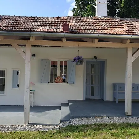 Apartmán Goforest - 150y Old Vintage Balaton - Max 6 Person